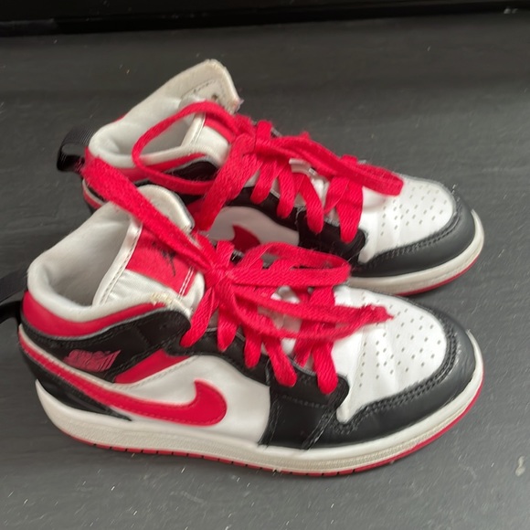 Nike Air Jordan 1 Mid Very Berry-white (ps) Size 13c Style 640734 016 - Picture 8 of 11